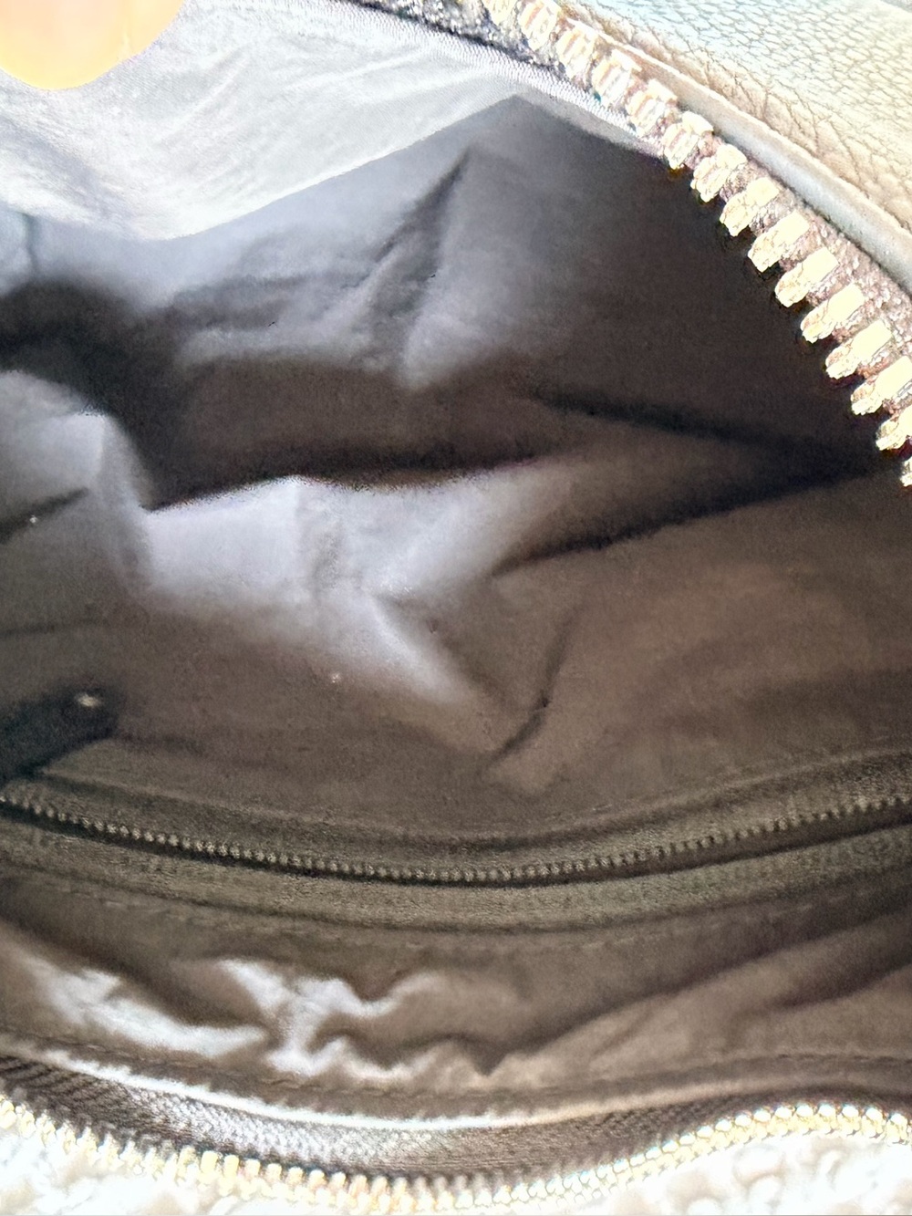 BAGGU MINI RECYCLED LEATHER SHOULDER BAG - Picture 7 of 10